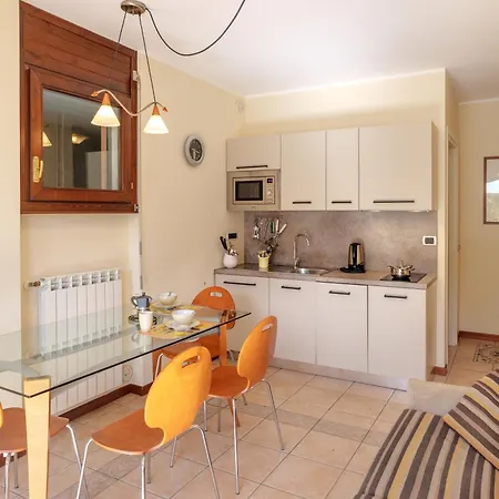 アパート Acqua ストレーザ